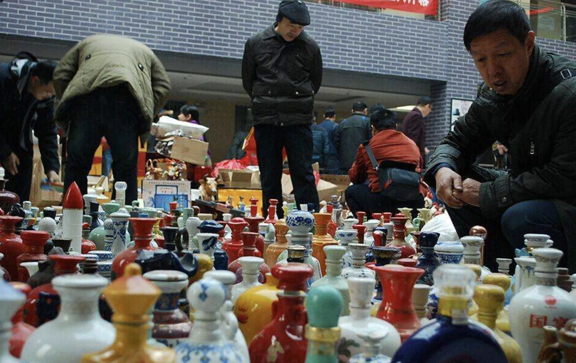 酒博会成名利场：名酒企在狂欢 小酒厂在悲叹