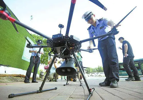 眼神犀利 事无巨细 警用无人机正强势崛起