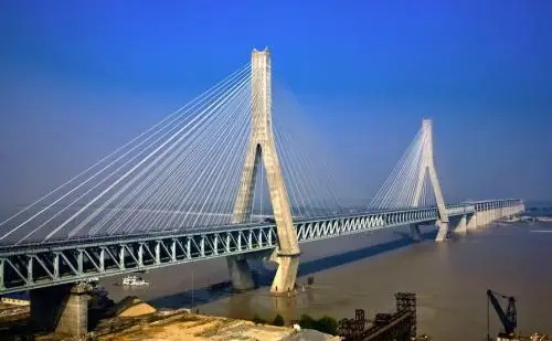 把长江变成武汉城市的中心景观