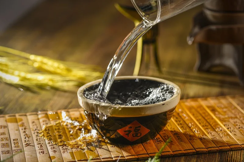 白酒板块进入调整期 企业短期业绩表现成为后续走势的关键