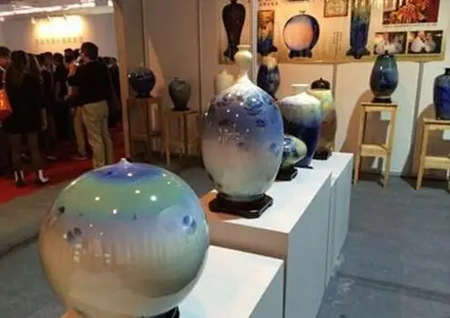 展会精彩早知道之直播销售 让精美陶瓷触手可得！