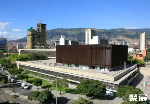 Plaza Mayor Convention Center