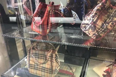 Prada入驻电商平台 打开中国市场
