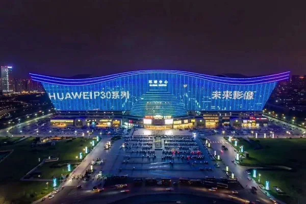 楼宇灯光秀广告：户外媒体中高曝光的大杀器