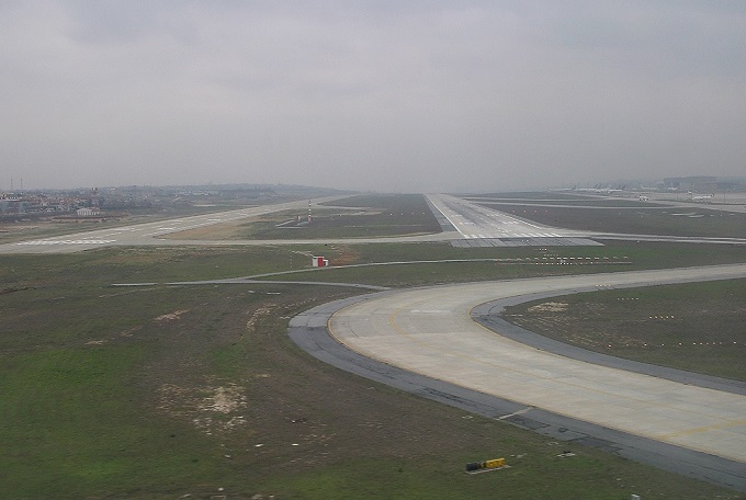 土耳其伊斯坦布尔阿塔图尔克国际机场实景图