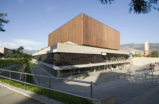 Plaza Mayor Convention Center