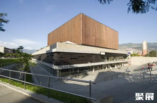 Plaza Mayor Convention Center